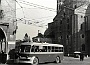 Padova-Filobus a due assi in piazza del Santo,anni 1936-1940.(Archivio storico Breda) (Adriano Danieli)